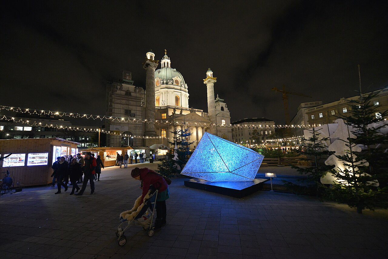 Art Advent Karlsplatz