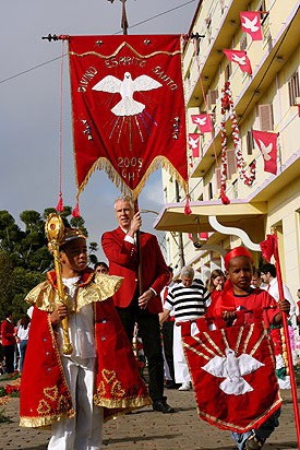 Estandarte bordado de cortejo