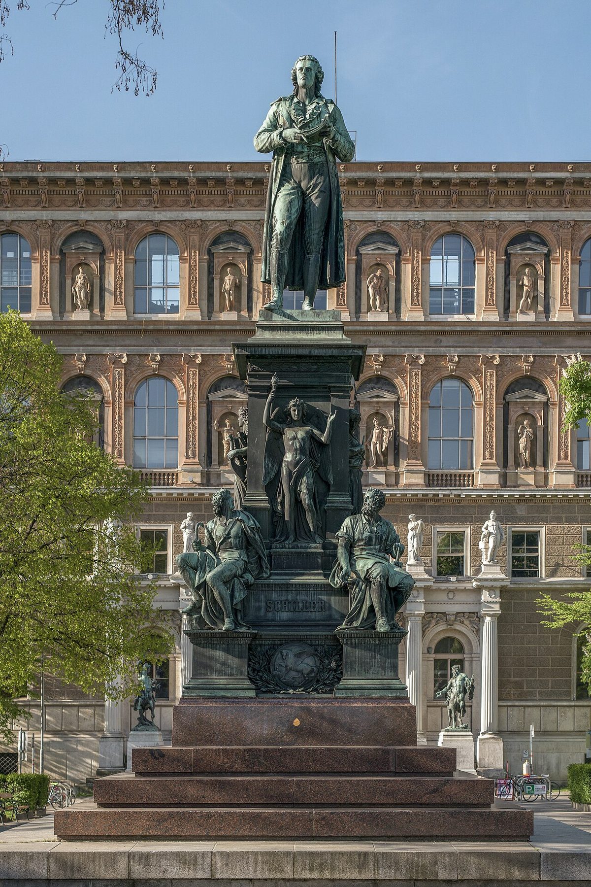 O Schillerdenkmal na Schillerplatz, Viena