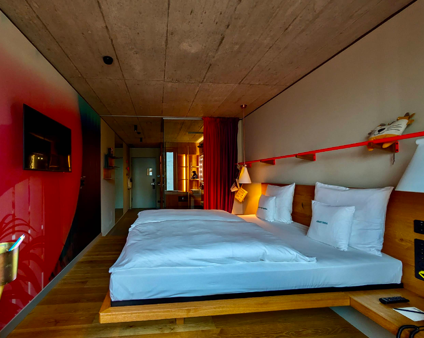 Quarto colorido do 25hours Hotel Langstrasse, Zürich