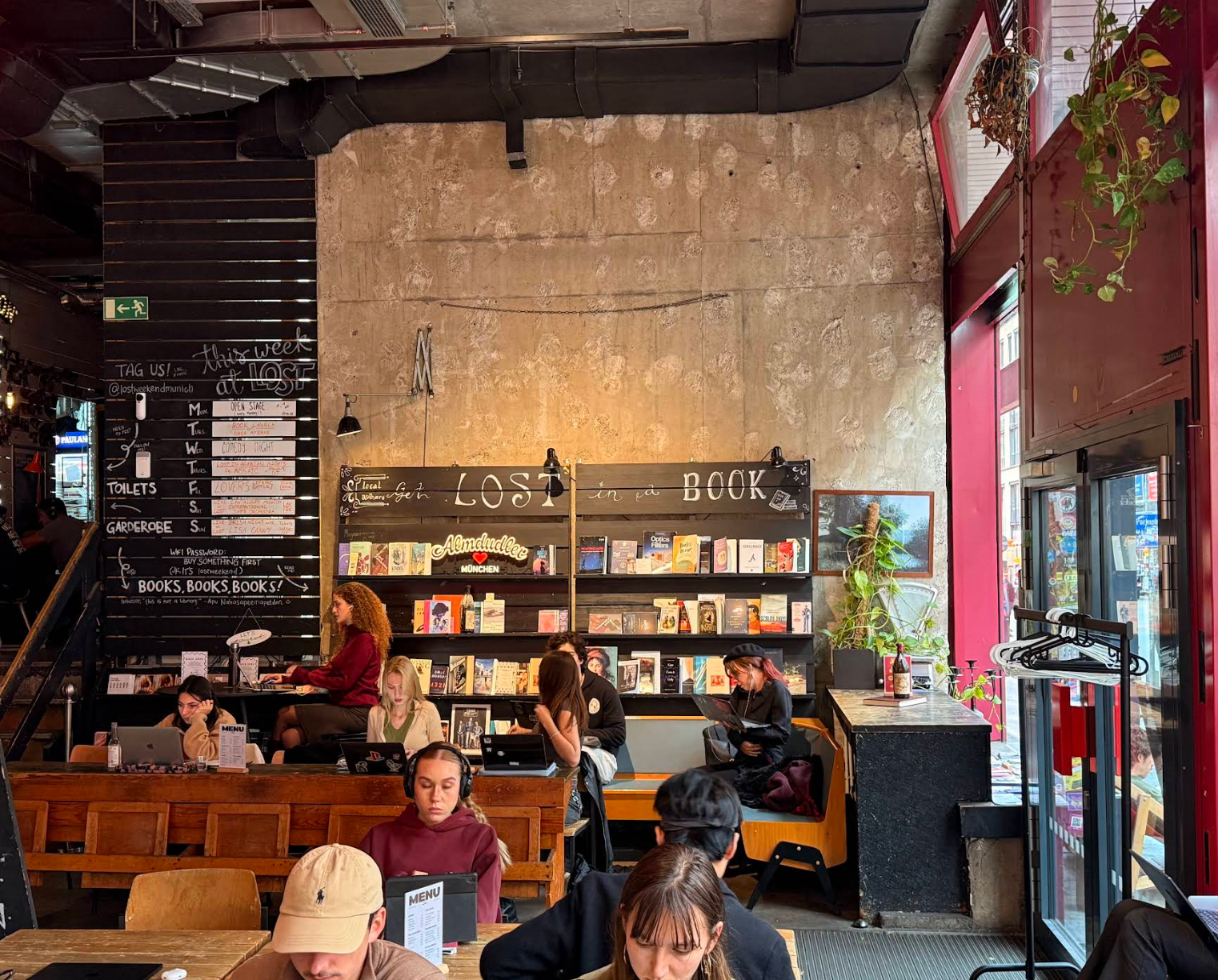 Lost Weekend · livraria-café